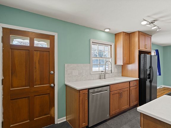 3rd image of 2218 Bluff Blvd