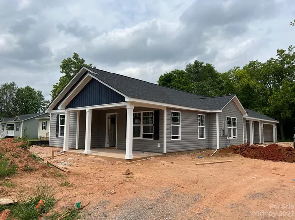 1626 S Center St, Hickory, NC 28602