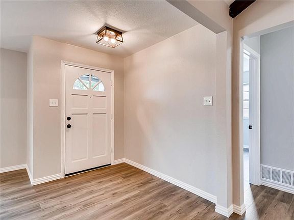 5th image of 3024 Portales Dr