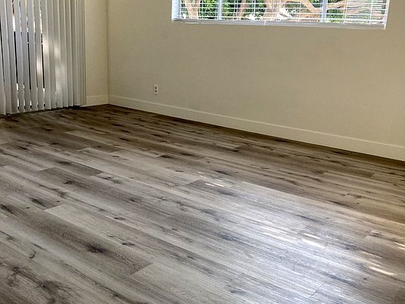 2nd image of 2921 Arizona Ave #10