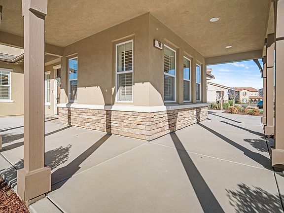 5th image of 711 W Aquino Way