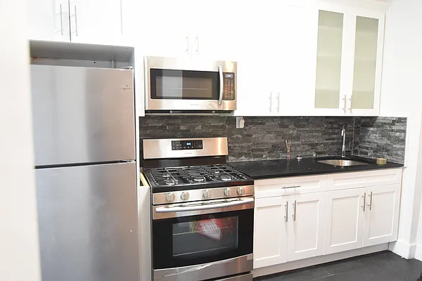 Rented by Bohemia Realty Group | media 12