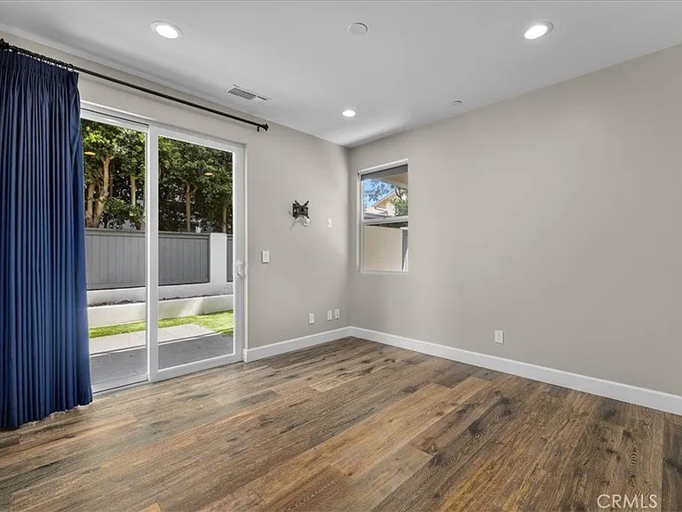 2415 Carnegie Ln #C — Photo 28