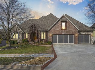6211 S Riverbend Rd, Springfield, MO 65810