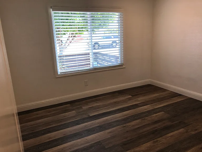 1515 Liberty St — Photo 13