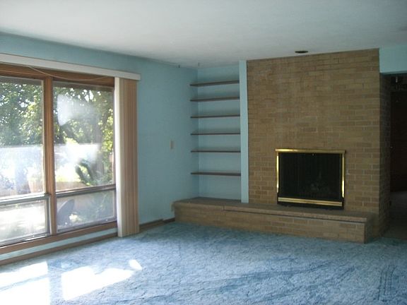 4th image of 3306 City View Dr