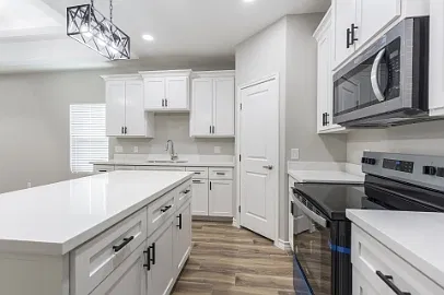 820 E Cedar Ave — Photo 3