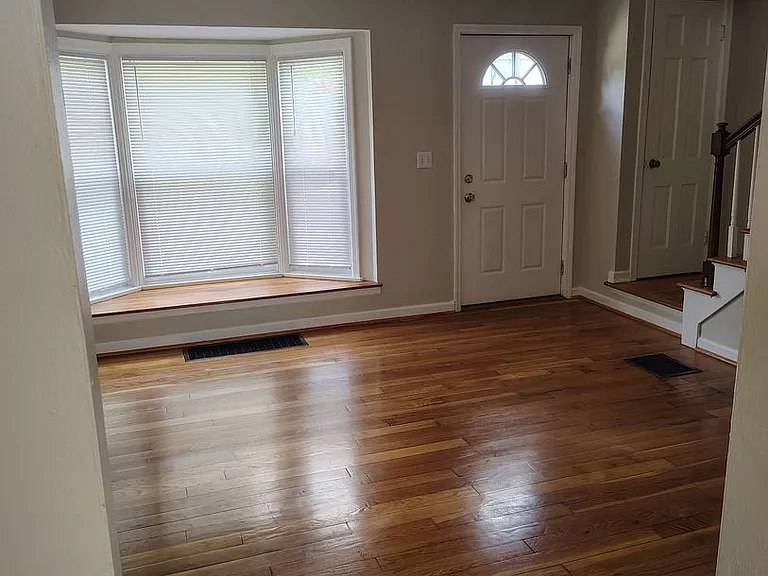 1324 Huffman Ave — Photo 3