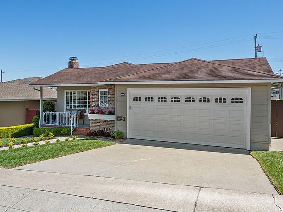 3rd image of 1751 Parkview Dr