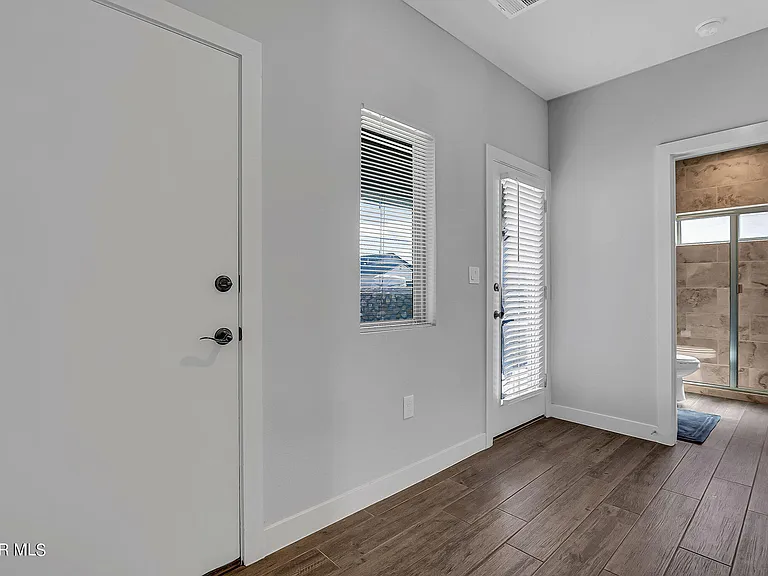 2420 Sammy Cervantes St — Photo 27