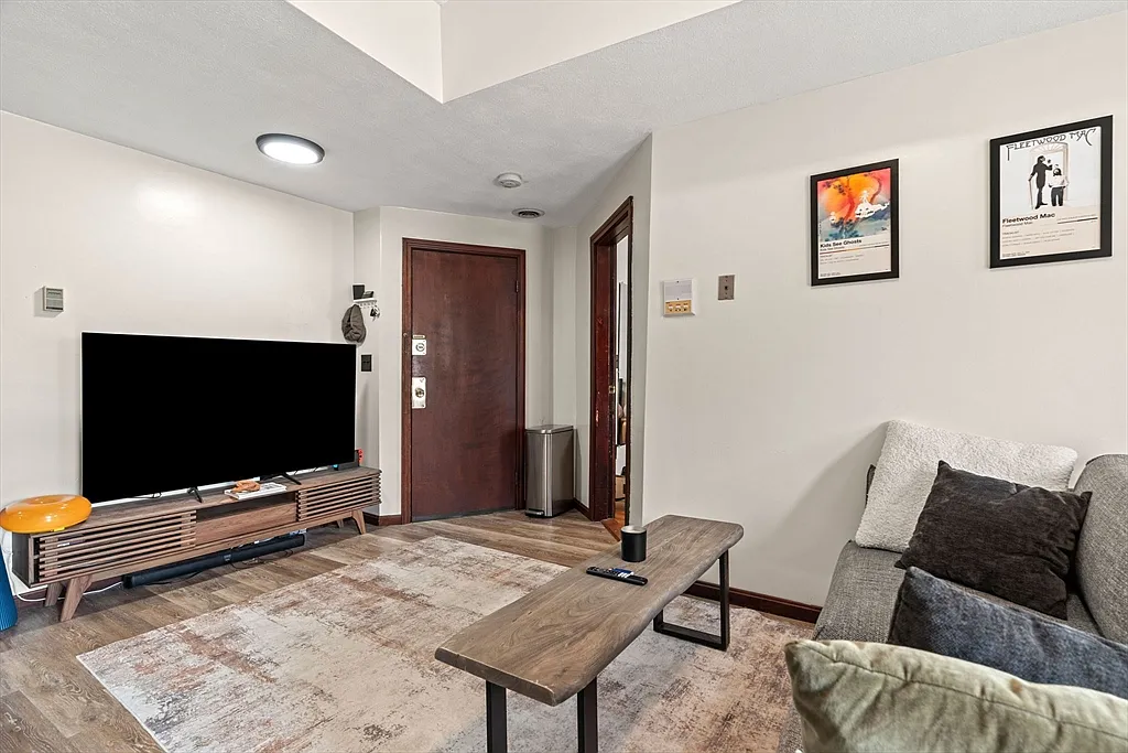 Building Photo - 141 Emerson St #4