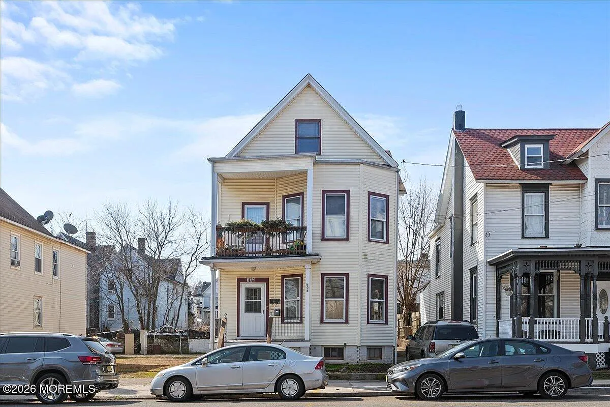 3 bed, 2036 sqft, $2,800 — Photo 1