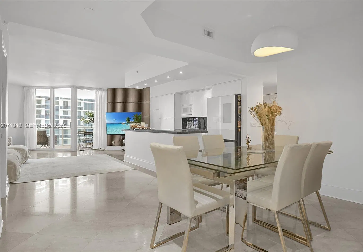 Green Diamond Condo — Photo 3