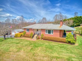 1310 Chestnut Mountain Rd, Canton, NC 28716