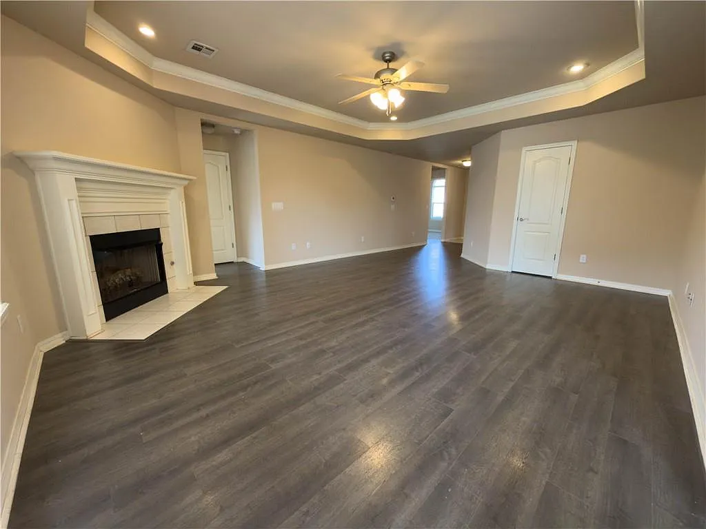 3 bed, 1486 sqft, $1,700 — Photo 3