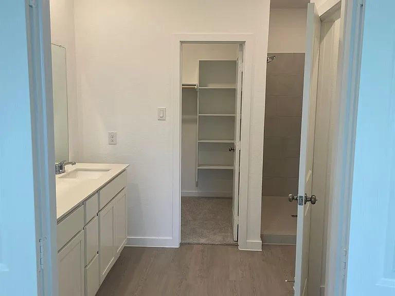 545 Shoreview Dr — Photo 11