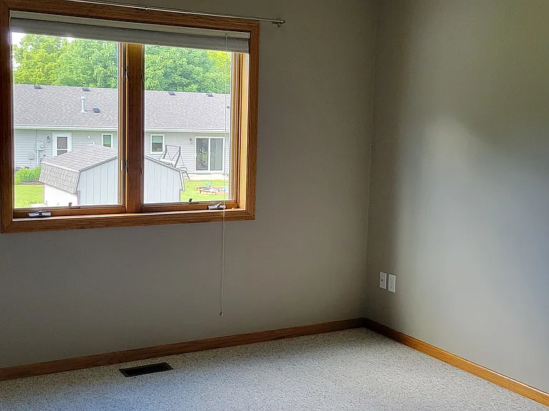 865 Cleveland Ave SW — Photo 8