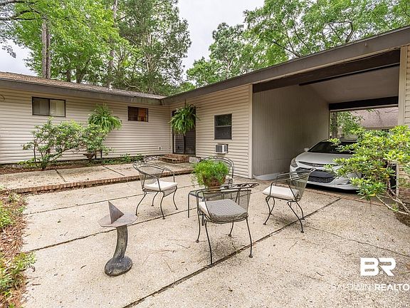 4th image of 712 Cedar Ave