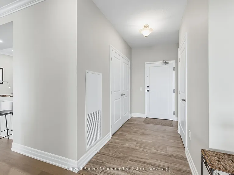 1880 Gordon St S #402 — Photo 4