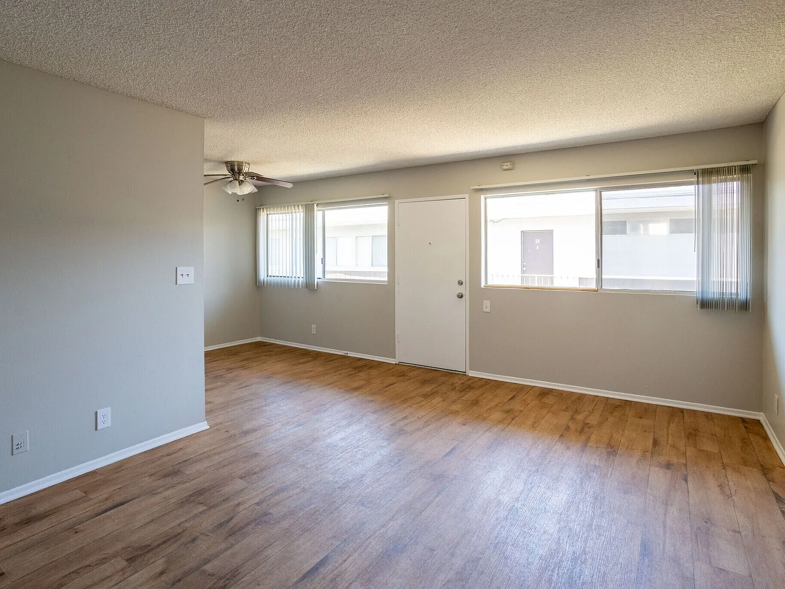 Saticoy 12 Apartments — Photo 2