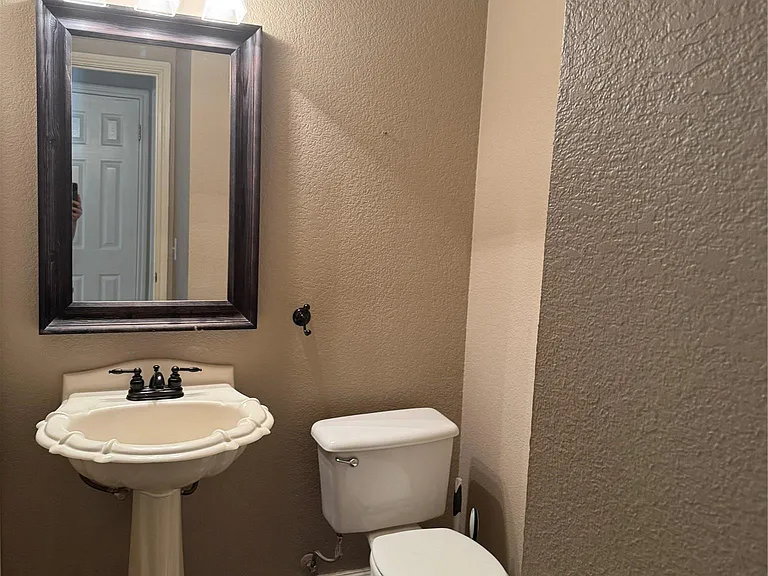 8001 Tallyho Trl — Photo 6