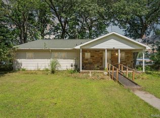 2296 Grove Park Rd, Fenton, MI 48430