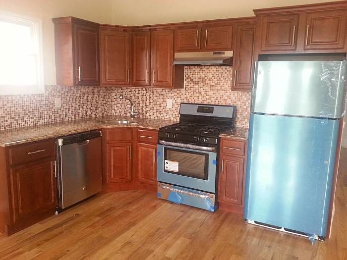 2nd image of 1501 Hoe Ave