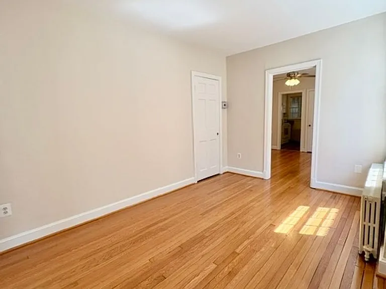 - 4534 Avondale Street — Photo 4