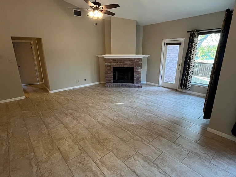 6303 Santee — Photo 16