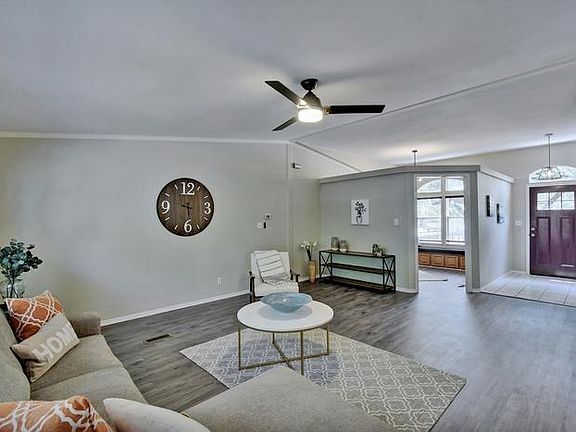 5th image of 2402 Sumac Ln