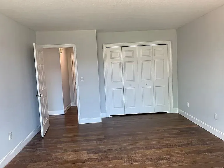20 Hammond Pond Pkwy #206 — Photo 16