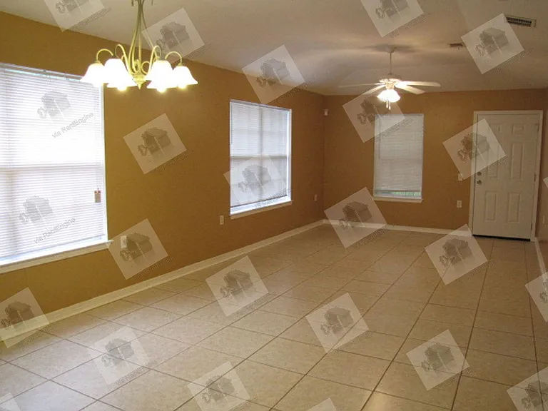 5927 Bilek Dr — Photo 6