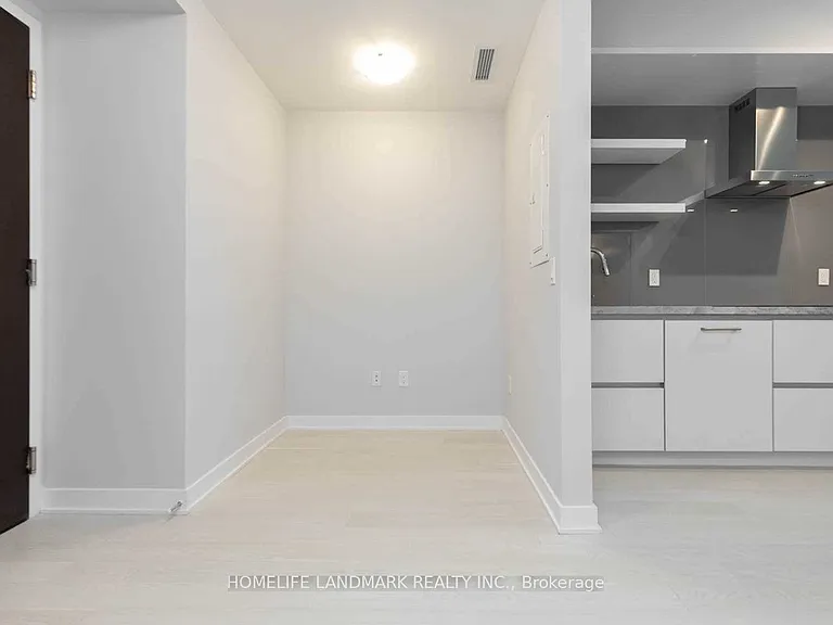2221 Yonge St #2510 — Photo 16