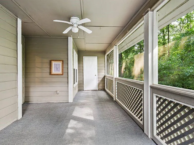1445 Oakridge Cir — Photo 23