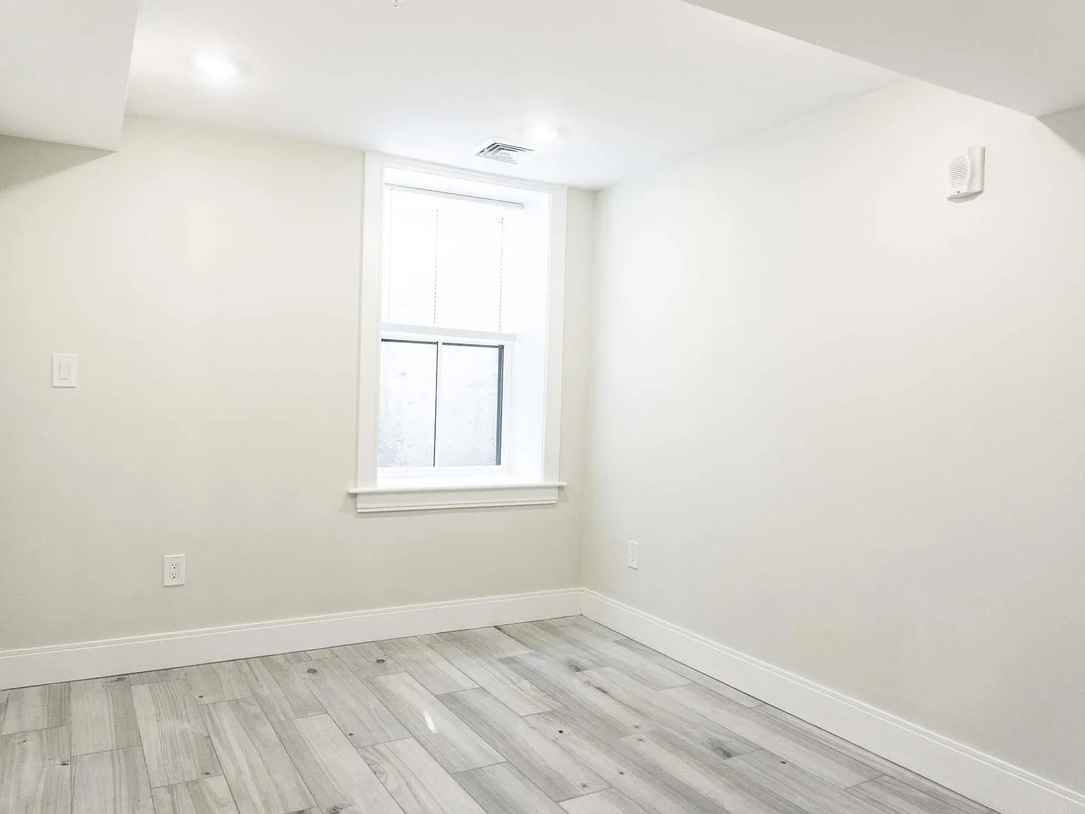 3 bed, 2.5 bath, $5,595 — Photo 4