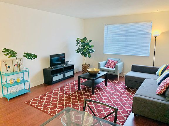 2nd image of 1821 NE 62nd St APT 305