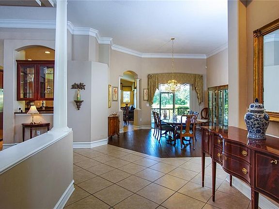 5th image of 2033 Wexford Green Dr