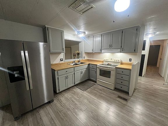 2nd image of 705 E Miller Rd #26