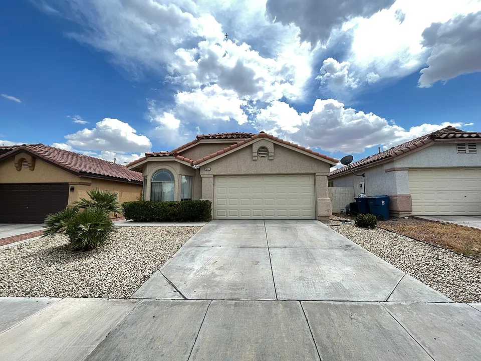 9343 W Viking Rd