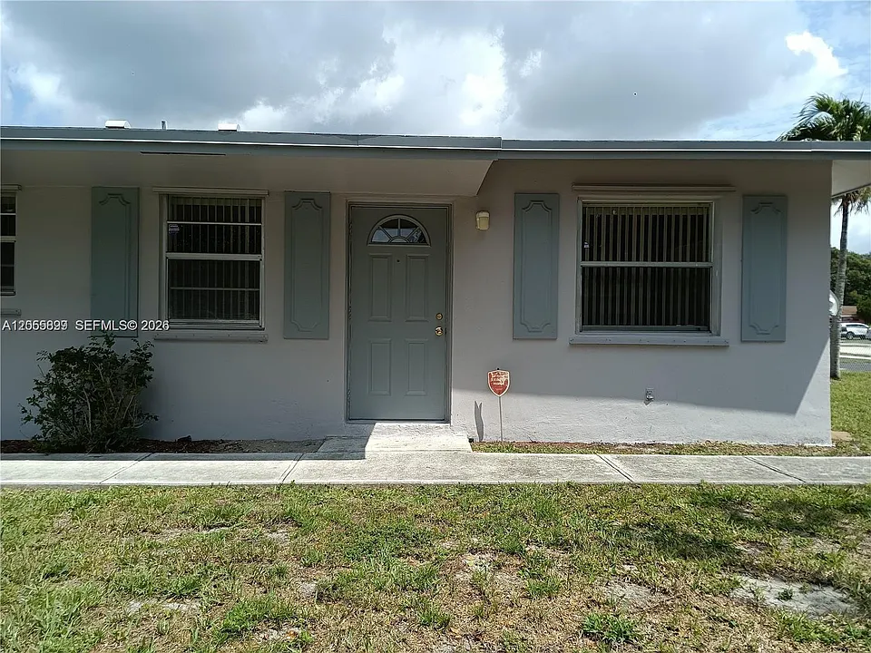 1502 N 57th Ter #1502