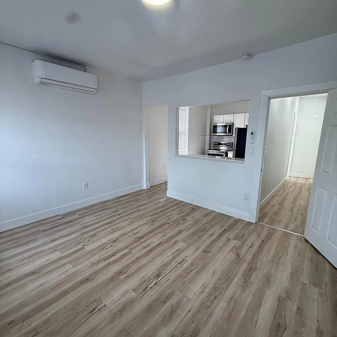 Studio, 400 sqft, $1,000 — Photo 4