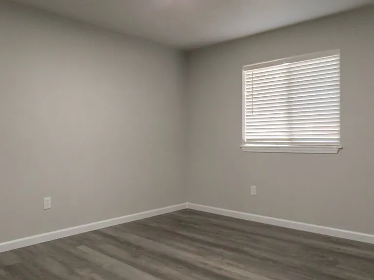 880 N Pershing St — Photo 9