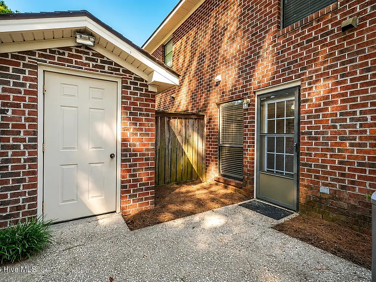 41 Upton Ct — Photo 16