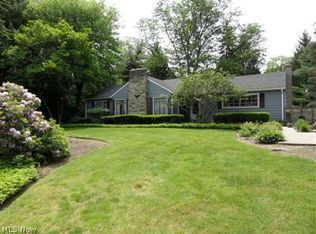 600 W Point Dr, Akron, OH 44333