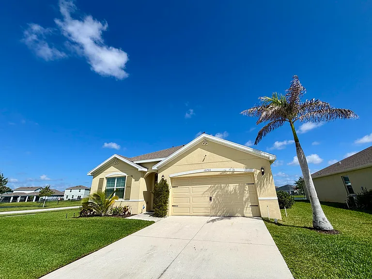 10736 SW Prato Way — Photo 2