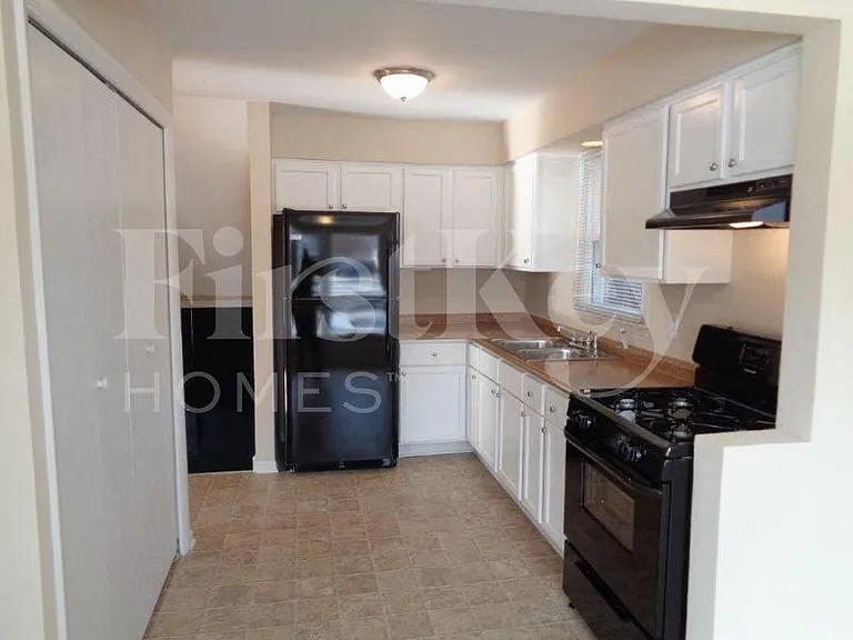 14812 Ellis Ave — Photo 8