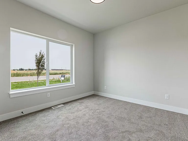 569 Idaho Ave — Photo 17
