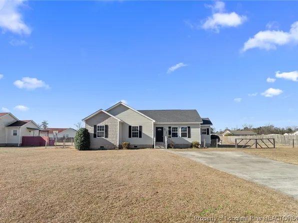 156 Vermilion Dr, Parkton, NC 28371