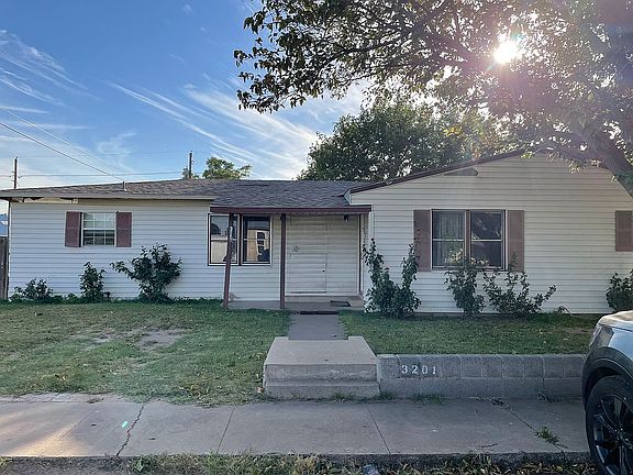 3rd image of 3201 Walnut Ave