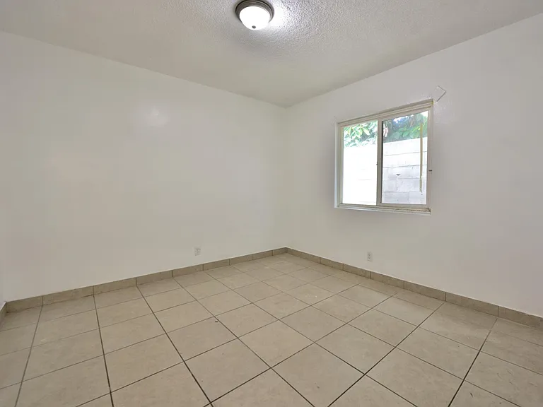 11517 Medina Ct #E — Photo 5